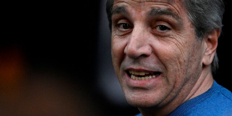 Caputo indujo y justificó a los funcionarios que tomaron créditos hipotecarios