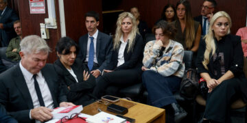 Con una tesis «holística» los fiscales buscan demostrar que «no hicieron nada para evitar que Maradona muriera»