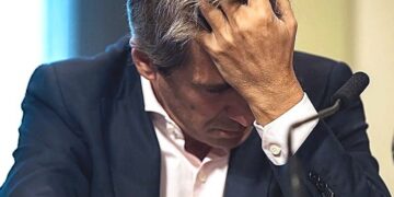 Corrupción: echaron a un funcionario que no declaró propiedades y piden indagar al jefe de ARCA