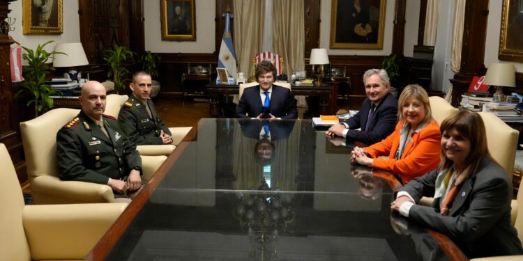 Milei recibió a Gallo después de la bronca con Tapia, pero el duelo Bullrich – Monteoliva no afloja