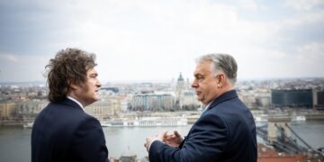 Tras la derrota de Orbán y antes de viajar a Israel, Milei cerrará la cumbre de AmCham