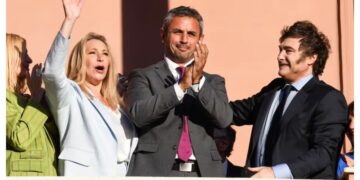 Milei envió dos reformas al Senado para correr del foco sobre Adorni pero pateó dos hormigueros