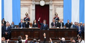 Milei apura al Congreso para cerrar el default de 2001 aunque los tiempos lo complican