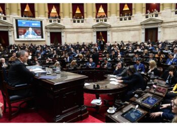 Adorni dijo que no cometió ningún delito y que no va a renunciar