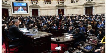 Adorni dijo que no cometió ningún delito y que no va a renunciar
