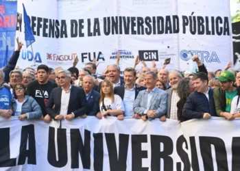 En medio del paro, el Gobierno intima a las universidades mientras incumple el presupuesto