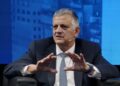 YPF explicó que mantendrán los precios de los combustibles aún cuando baje el valor del barril