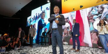 El Gobierno le resta importancia a la reaparición de Macri porque no mide más de 4 puntos