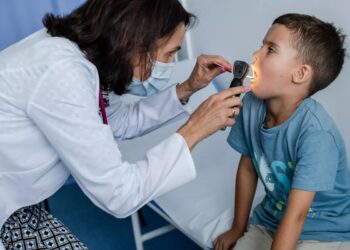 Argentina en la era Milei: seis de cada diez menores no tienen cobertura de salud