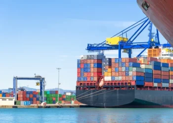 La balanza comercial fue positiva en marzo gracias a un salto del 20% en las exportaciones