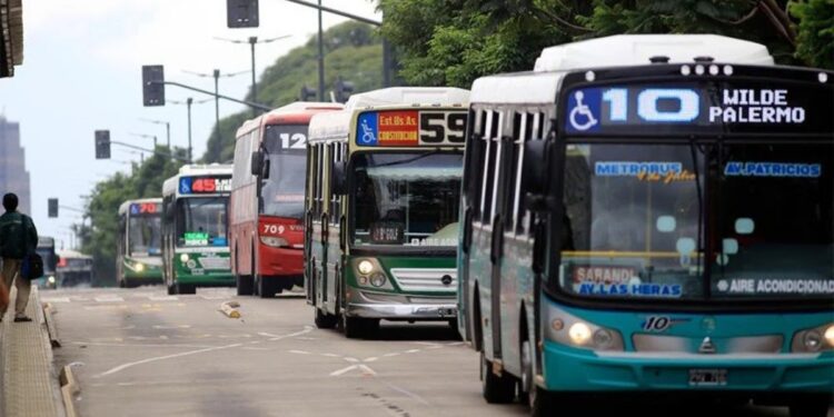 El Gobierno se reunió con empresas de colectivos: ¿cómo sigue el conflicto?