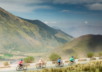 Semana Santa en modo ahorro: el gasto turístico cayó casi 19% en términos reales