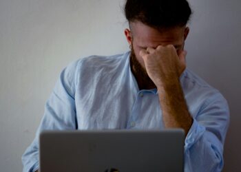 Cuatro de cada diez argentinos buscan un segundo trabajo para sostener su nivel de vida