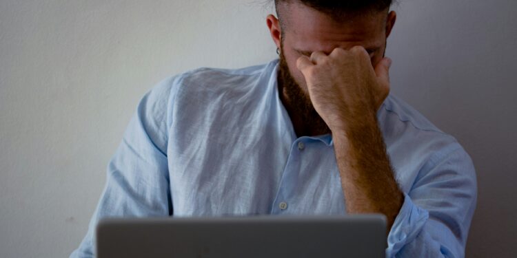 Cuatro de cada diez argentinos buscan un segundo trabajo para sostener su nivel de vida