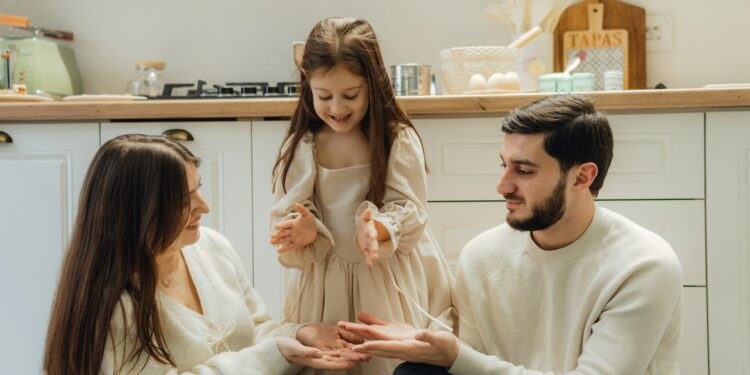 La AUH sólo cubre el 20% de la canasta básica de crianza