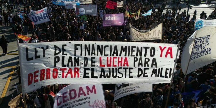 Fue masiva la marcha universitaria