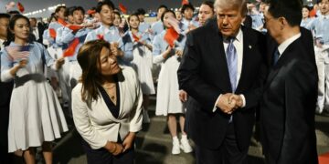 Donald Trump llega a China para una cumbre histórica con Xi Jinping