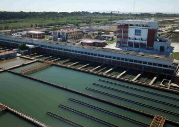 El agua pierde soberanía: Caputo anunció la privatización de AySA y la venta del 90% de sus acciones