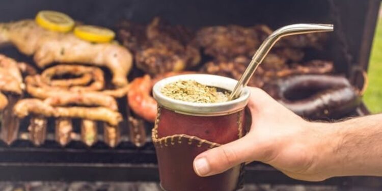 En el país del mate y el asado, se consume cada vez menos mate y asado