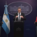 Nueva conferencia de prensa de Adorni: sin preguntas y protegido por los ministros de Economía y Seguridad