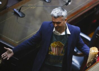Esteban Paulón: «Tenemos que construir un espacio amplio y sin prejuicios para ganarle a Milei»