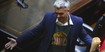 Esteban Paulón: «Tenemos que construir un espacio amplio y sin prejuicios para ganarle a Milei»