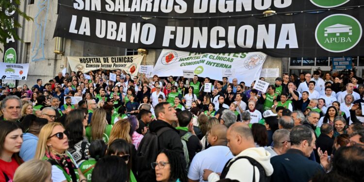 Los hospitales de la UBA no recibieron fondos y están al borde del colapso
