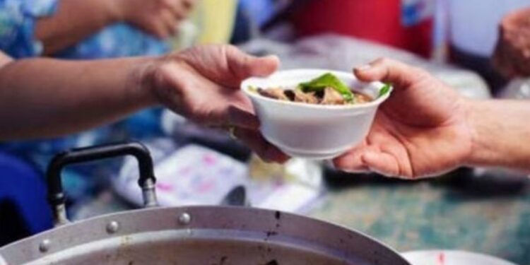 «Argentina alimenta» a los extranjeros, ¿qué pasa puertas adentro?