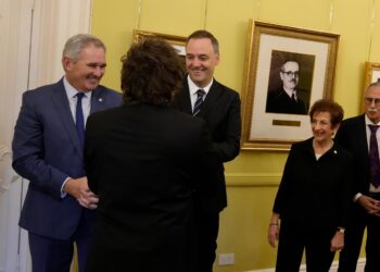 Efecto cascada: pese al malhumor de los propios, Milei protege a Adorni de otro revés