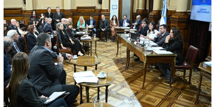 El Senado arrancó el debate de la reforma electoral sin votos y con la interna Karina-Bullrich a cuestas