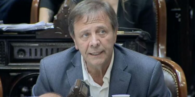 Zago: «No lo cuidan a Milei, con Adorni y Espert lo hicieron quedar como defensor de mentirosos»