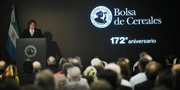Entre promesas y anuncios, Milei condicionó nuevas bajas de retenciones a su continuidad en el poder