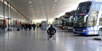 La oposición busca dar marcha atrás con la quita de los subsidios a pasajes de personas con discapacidad