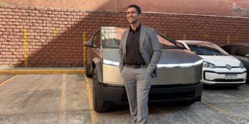 Ostentación y bochorno para el «DipuTesla»: la camioneta no tenía papeles y la remolcaron a Jujuy