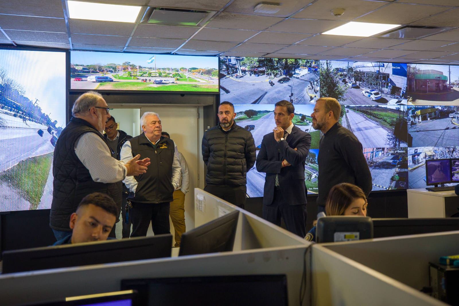 Las autoridades recorrieron el Centro de Atención en Seguridad al Vecino de Ezeiza.