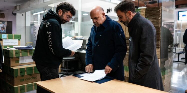 La Libertad Avanza irrumpió en el IOMA para exigir información sobre su situación económica