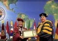 Mario Ishii fue reconocido con un doctorado Honoris Causa en Estados Unidos