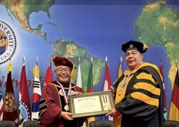 Mario Ishii fue reconocido con un doctorado Honoris Causa en Estados Unidos