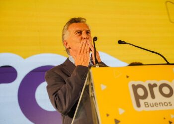 Macri arrancó una gira nacional en Vicente López y le cantaron «Mauricio Presidente»