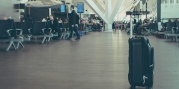 No hay carry on: Aerolíneas Argentinas decidió que el equipaje de mano tendrá costo a partir de mayo