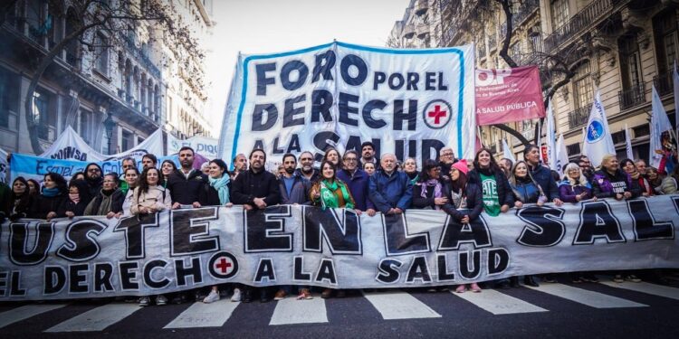 Una nueva marcha federal, ahora por el ajuste en la salud pública