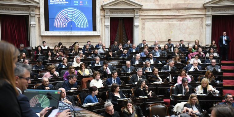 Diputados sancionó la autorización para cerrar con los fondos buitre del default de 2001