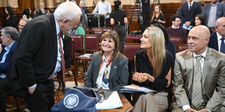 Bullrich cargó contra la marcha del Ni Una Menos y recibió una dura respuesta de Mayra Mendoza