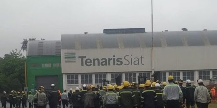 Techint despide a 150 trabajadores en una planta clave para Vaca Muerta y expone la crisis industrial