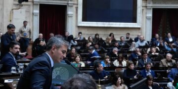 Diputados: Gracias al PRO y la UCR, LLA consiguió la caída de la sesión por Adorni