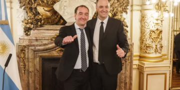 La Casa Rosada busca bajarle el precio a la indagatoria del hermano de Adorni