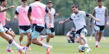 Argentina debuta este martes en el Mundial con una larga lista de «tocados»