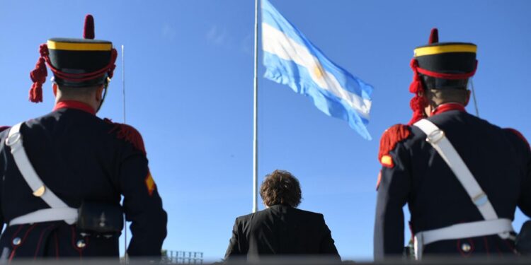Con el acelerador a fondo y sin mirar los caídos a su alrededor