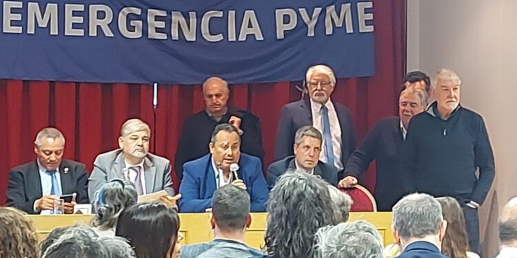 Las pymes cruzaron al Gobierno: «Mientras dan beneficios a las grandes por 30 años, nosotros somos 500 Fate cerrando»