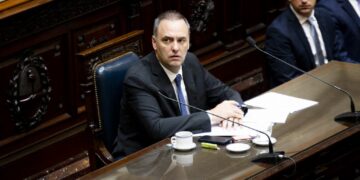 La oposición le quiere acortar los tiempos a Adorni en el Congreso y los aliados de Milei dudan